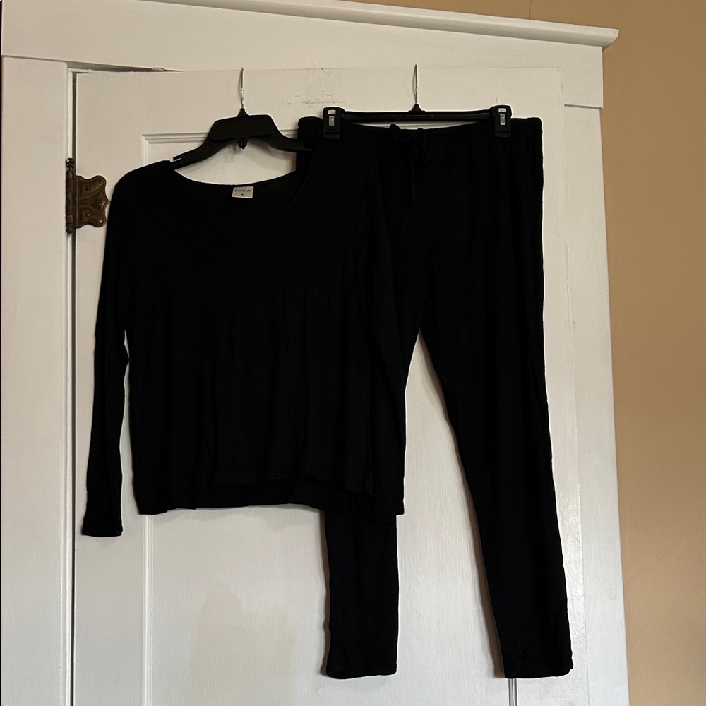 Soma Black Ribbed Knit Women's Pajamas. M